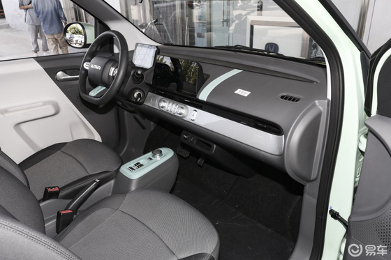 CHANGAN Lumin2022 301Km Sweet Long Bettery Life White/Blue 4 Seats Automobile Vehicle