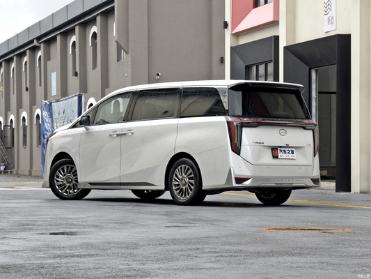 Gac Trumpchi M8 Master Series Gasoline Car and LED Daytime Light for Your Requirements