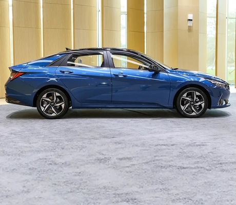 Hyundai Elantra 5 Seater Luxury Petrol Sedan for High Speed and Powerful Performance