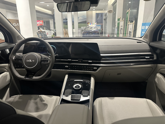 2022 Kia Lion Platinum Endurance 210 Hybrid SUV with Low Fuel Consumption and LED Daytime Light