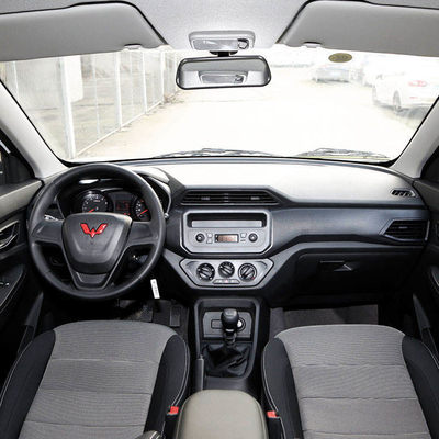 Delivering LHD Wuling Glory V Minibus Gasoline 1.5L High Speed 100km/h Manual Gear Box