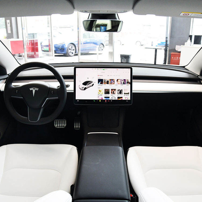 Customized 4-door 5-seater Sedan Tesla Model 3 Fairly High Speed EV with 5 Seats