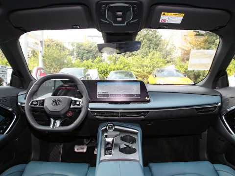 Electric Fuel 2023 1.5t Mg 7 Comfort Version Of Gasoline Car With ESC Luxury 210km Car
