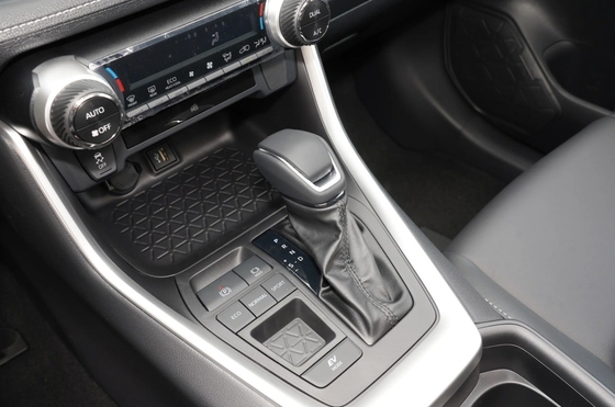 Front Suspension Macpherson Equipped 2022 GAC Toyota Veranda SUV for Design Arrival