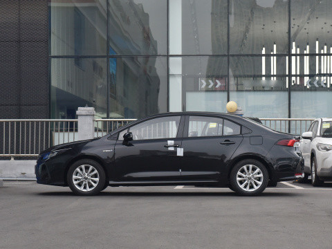 4635x1775x1470 Length Toyota Corolla Uz Car 2023 4 Seats 5 Doors Sedan Gasoline Petrol