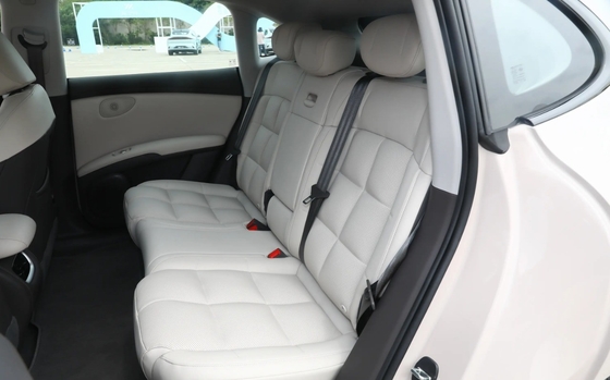 2023 High Power 4WD Zhiji LS6 EV Sports Car with Pure Electric Range of 560-702km