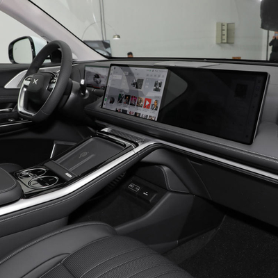 Customized 2024 Smart XPeng G9 EV Electric Car with 500 KM Long Range